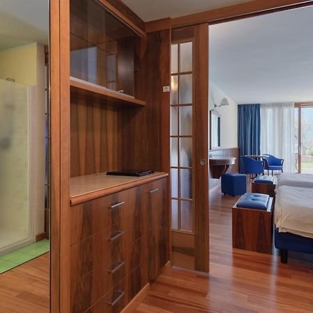 Hotel Alexander Лимоне-суль-Гарда Экстерьер фото