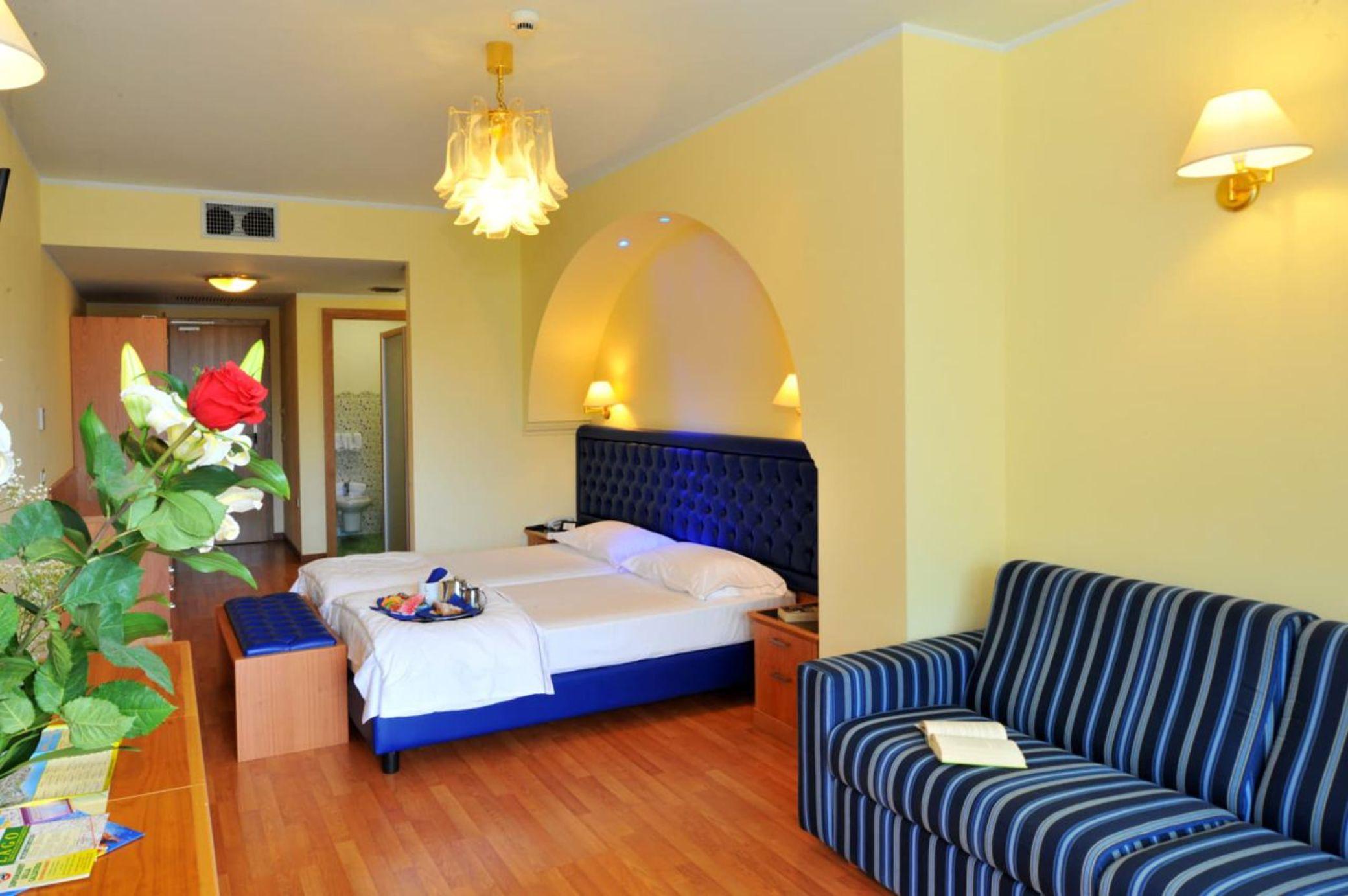 Hotel Alexander Лимоне-суль-Гарда Экстерьер фото