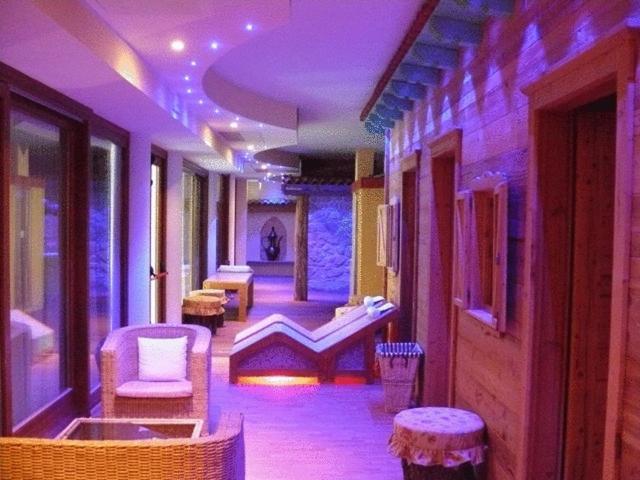Hotel Alexander Лимоне-суль-Гарда Экстерьер фото
