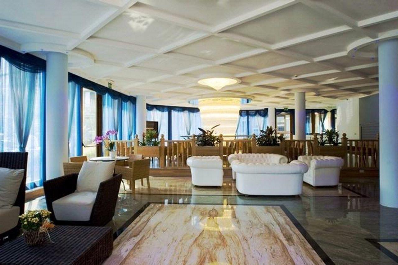 Hotel Alexander Лимоне-суль-Гарда Экстерьер фото