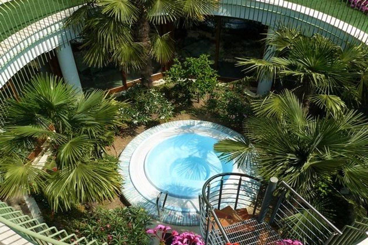 Hotel Alexander Лимоне-суль-Гарда Экстерьер фото